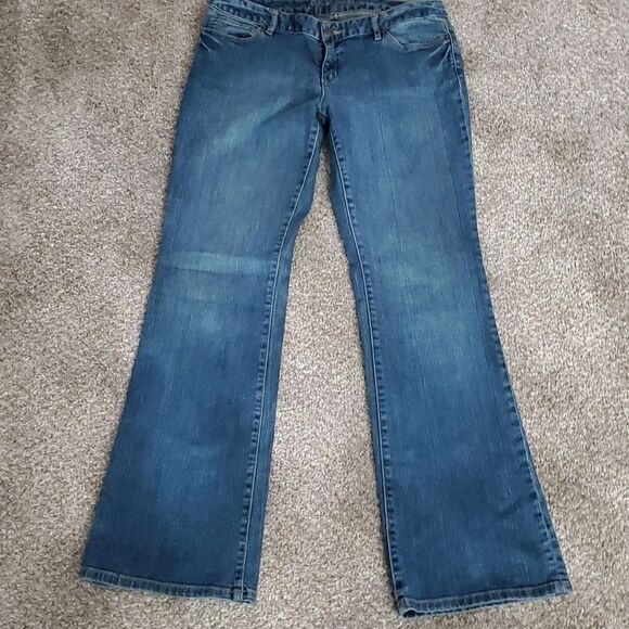 Women's Michael kors blue jeans. Size 8. Studded back pockets. Boot cut. - Picture 1 of 8